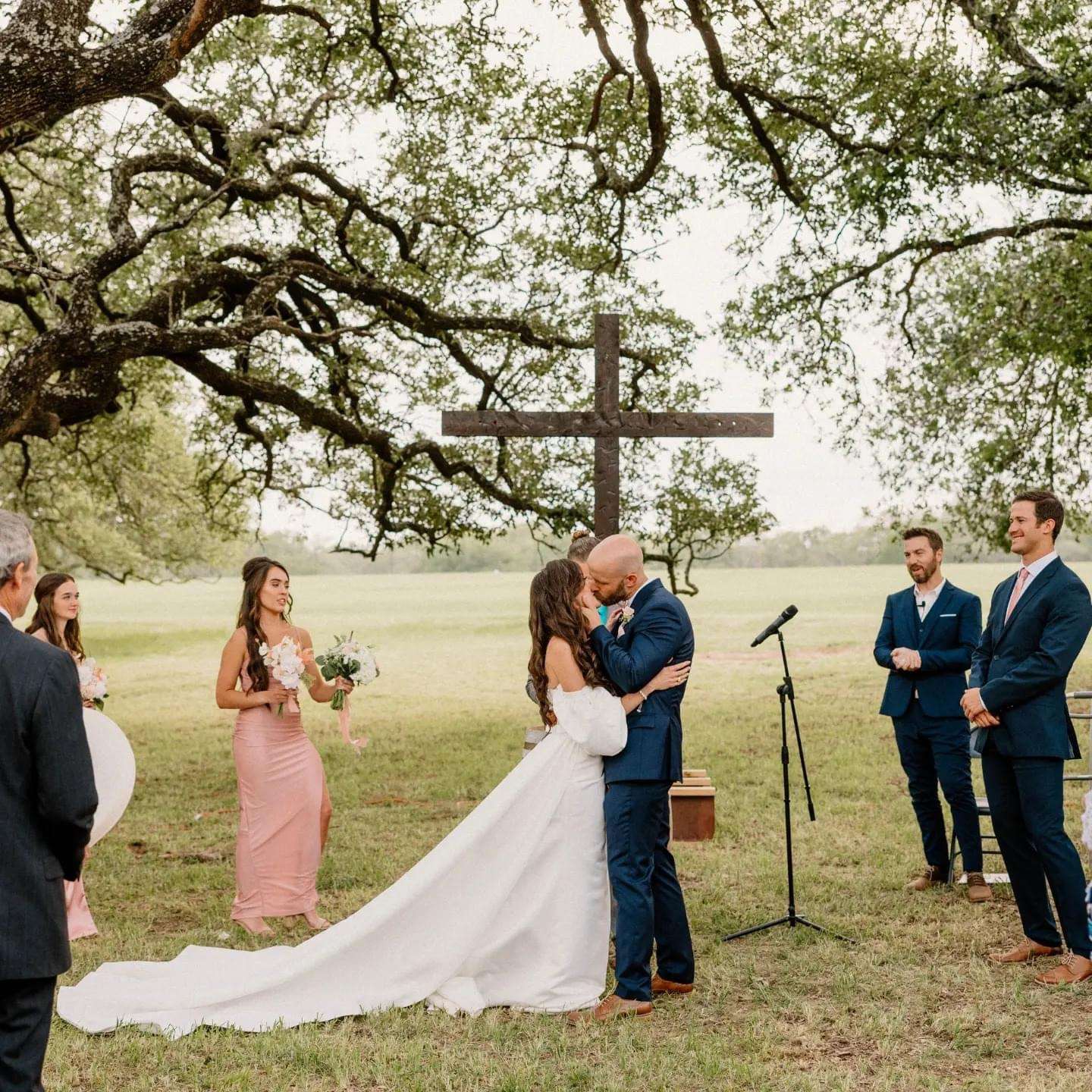 Bride & Groom at their wedding at arch ray resort